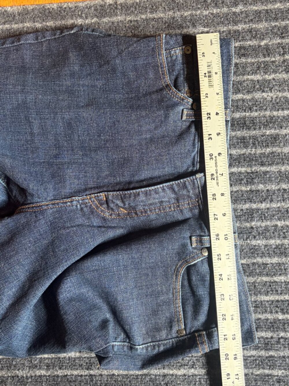 Levi's 512 Perfectly Slimming Jeans Size 12 Boot Cut Jeans - Picture 3 of 9